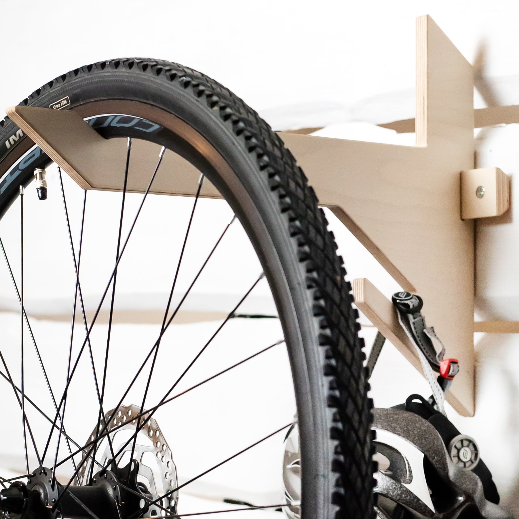 Velo wall online rack